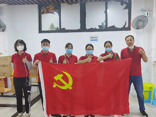 中檢深圳公司第六黨支部‘華通威’第二次支援社區(qū)核酸檢測